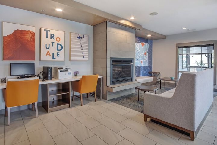 Holiday Inn Express Portland East - Troutdale by IHG