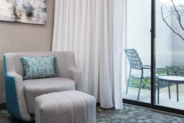 Courtyard by Marriott West Orange