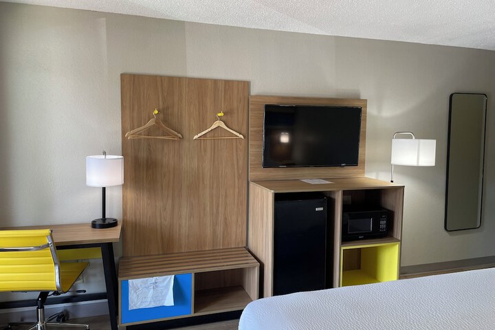 Days Inn by Wyndham Florence Near Civic Center