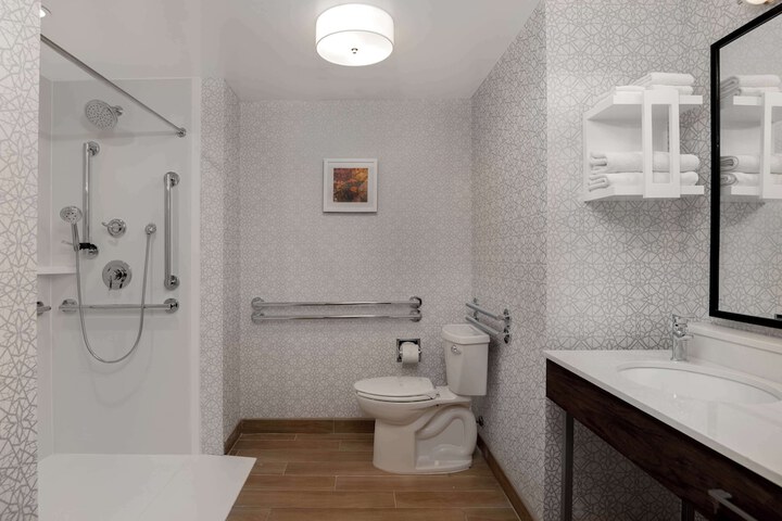 Room 21 of 35