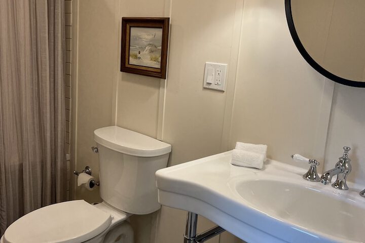 Room 64 of 181