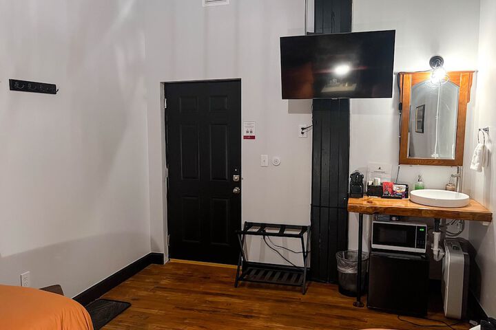 Room 45 of 120