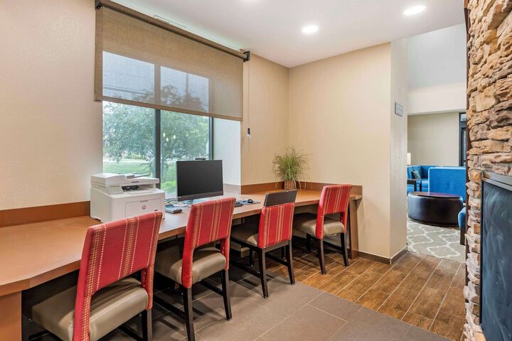 Business Center 38 of 38
