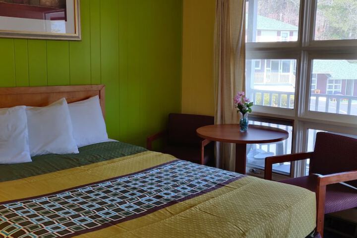 Pinebrook Motel