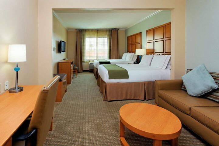 Holiday Inn Express & Suites Santa Clara-Silicon Valley by IHG