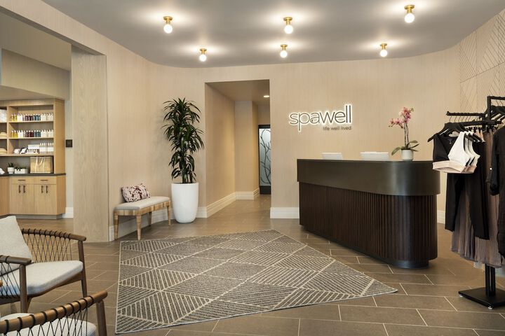 Hotel Interior 16 of 135