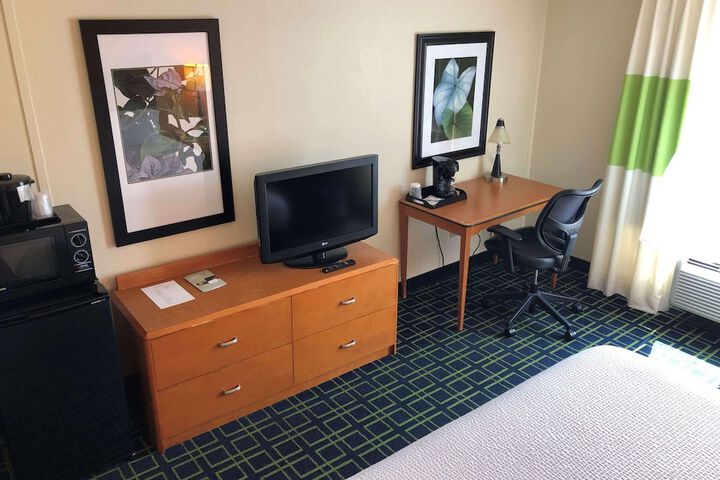 Room 32 of 43