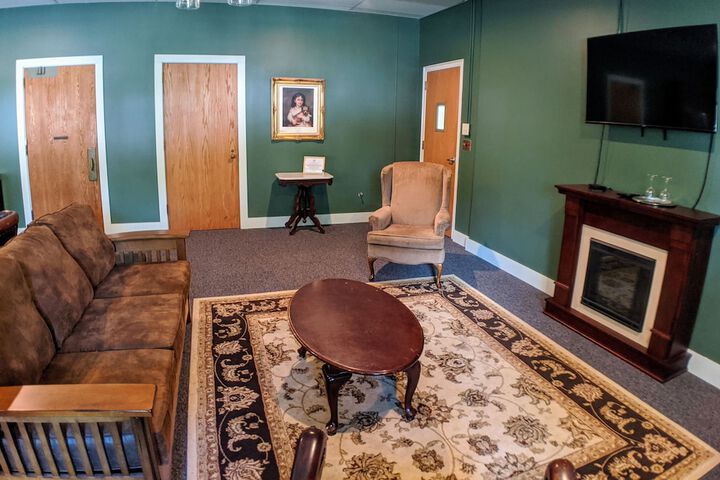 Room 25 of 37