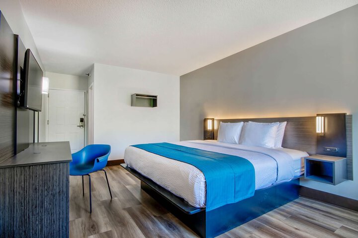 Room 25 of 27