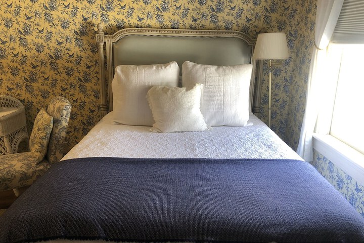 Brook Farm Inn