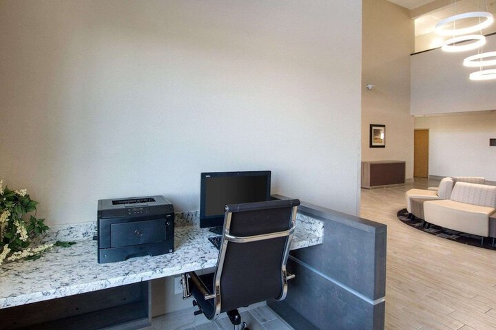 Comfort Suites San Angelo near University