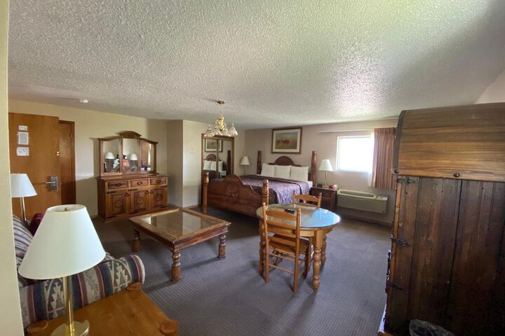 Room 22 of 35