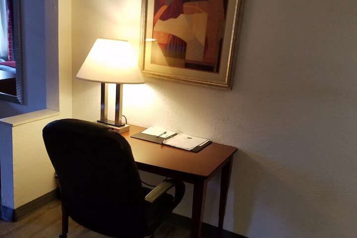 Room 27 of 71