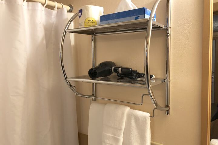 Room 102 of 259