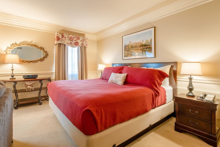 Red Coach Inn