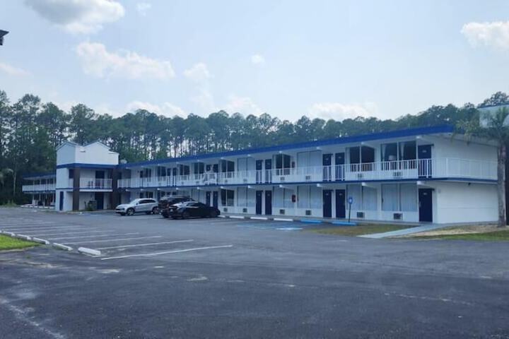 Hotel 3 of 60