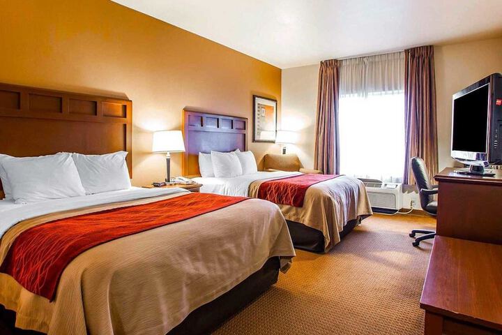 Comfort Inn & Suites Grinnell near I-80