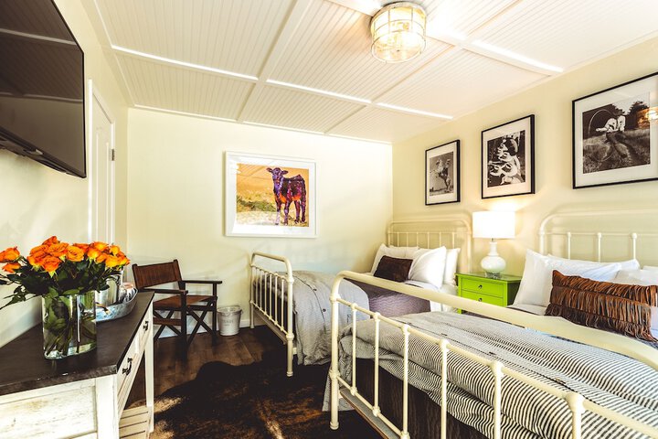 Room 13 of 22