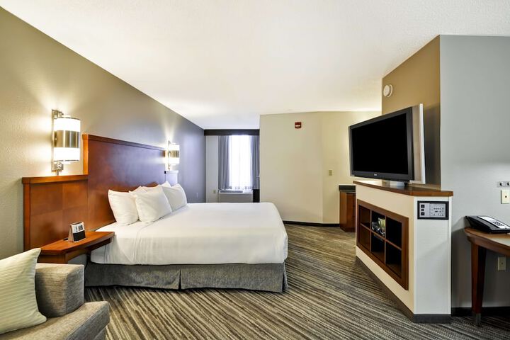 Room 32 of 41