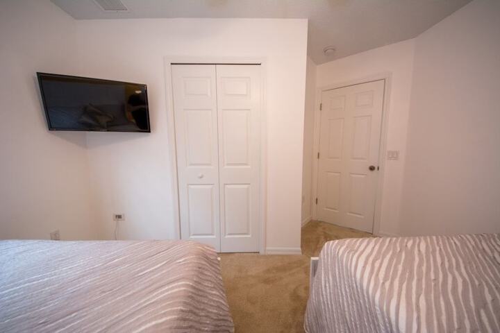 Room 7 of 36