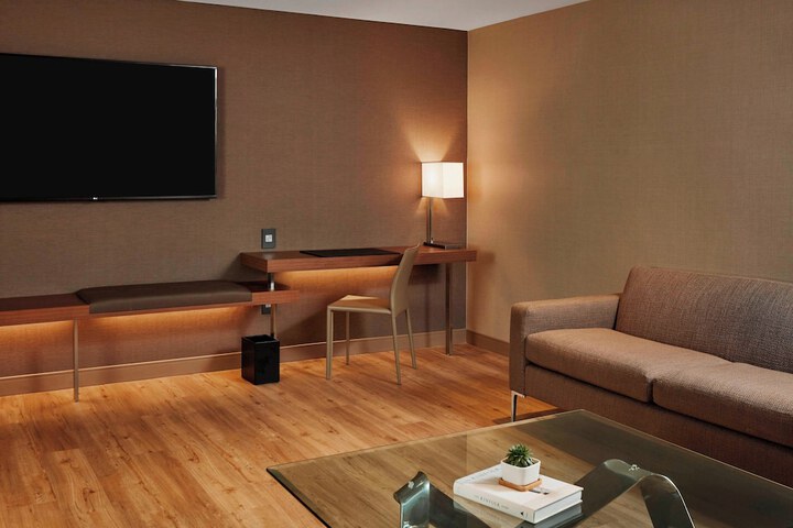 AC Hotel by Marriott Cincinnati at the Banks