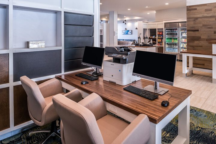Business Center 66 of 66