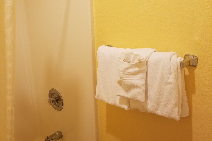 Room 21 of 40