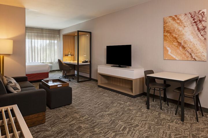 Room 19 of 38