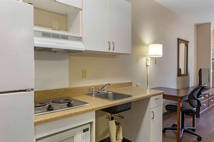 Extended Stay America Select Suites Hartford Manchester