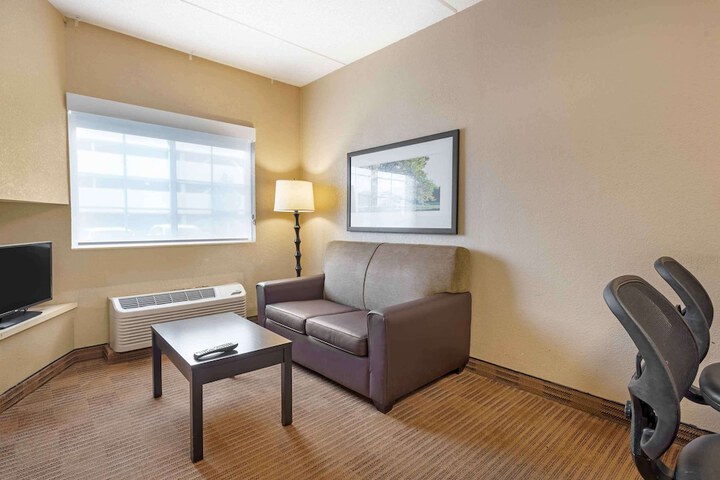 Room 17 of 30