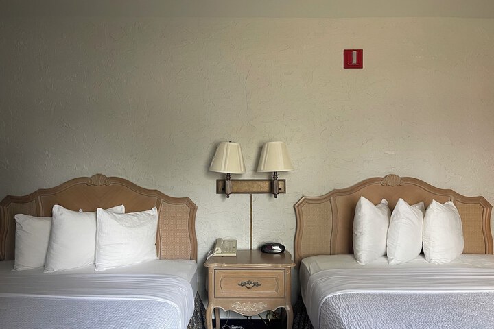 Chateau Hotel and Conference Center