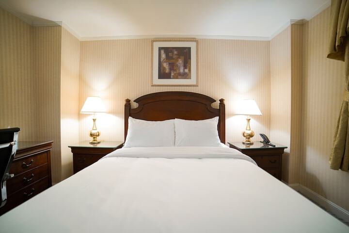 Room 43 of 83