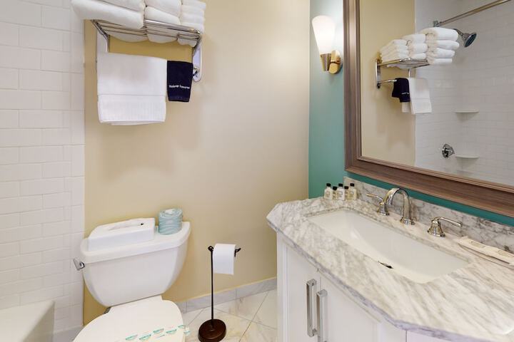 Breezeway Boutique Hotel