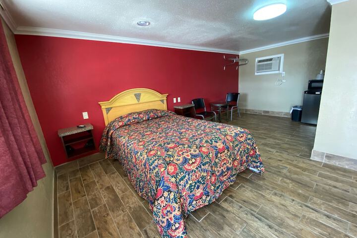Room 11 of 21