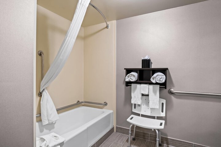 Comfort Inn Cadillac