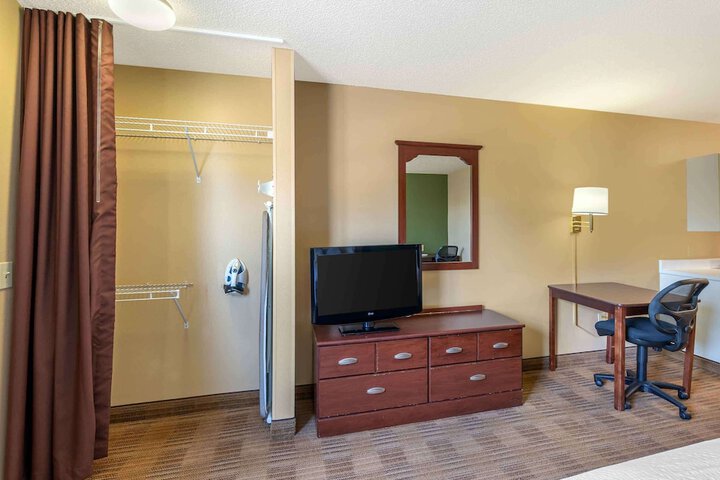 Room 20 of 27