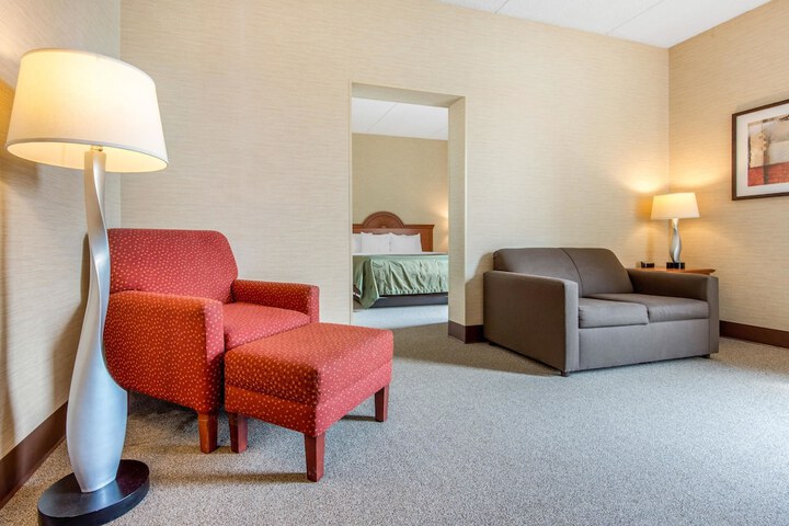 Room 17 of 36