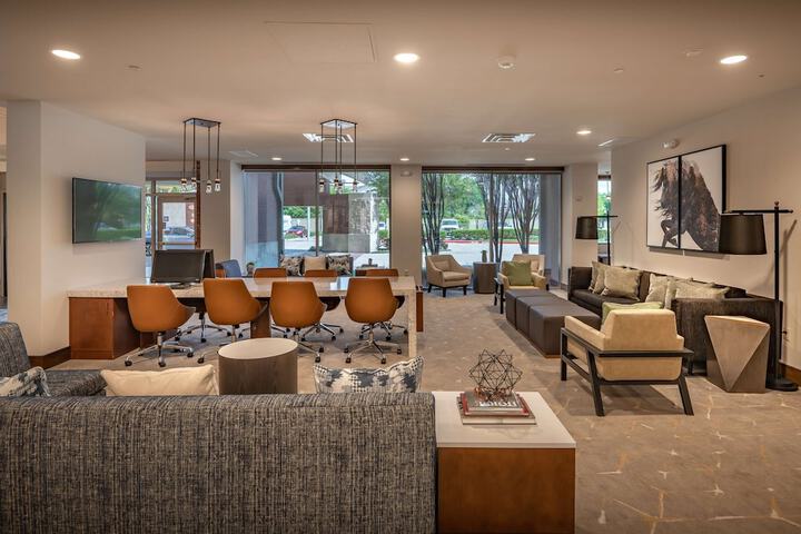 DoubleTree by Hilton Dallas - Farmers Branch