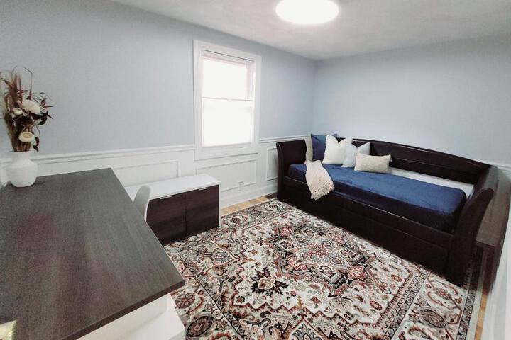 Cozy house close to downtown Danvers