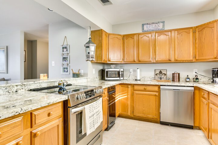 Bayou Bliss: Barataria Waterfront Getaway w / Dock!
