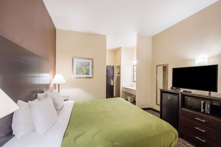 Room 15 of 35
