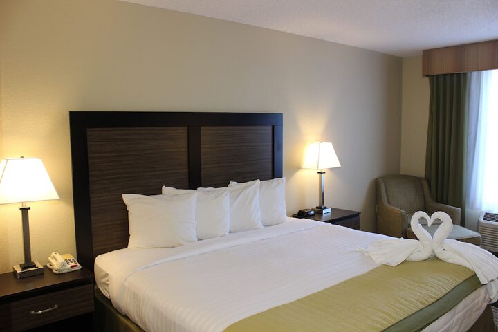 Room 8 of 32