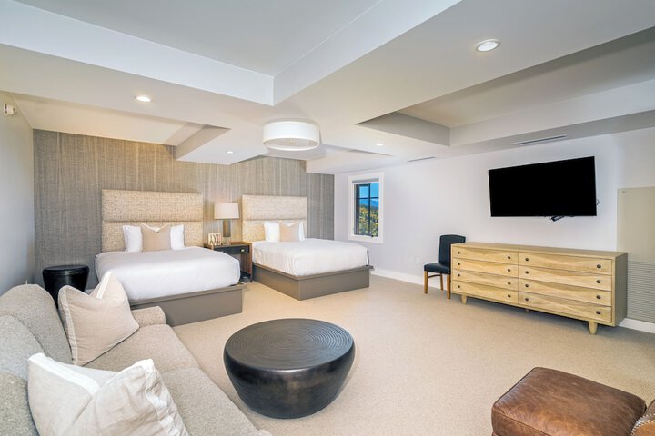 Madeline Hotel & Residences Auberge Collection