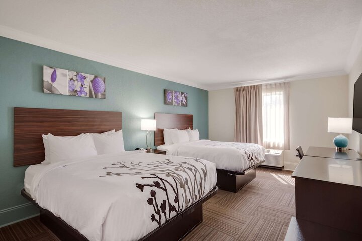 Room 32 of 49