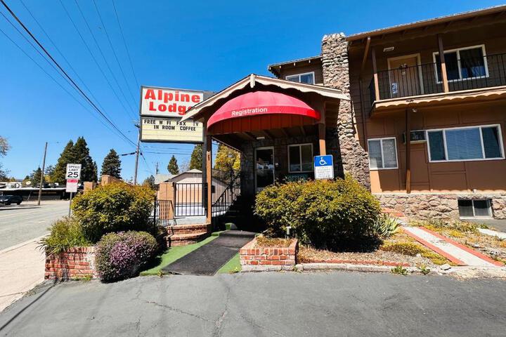 The Cottage Inn at Mount Shasta