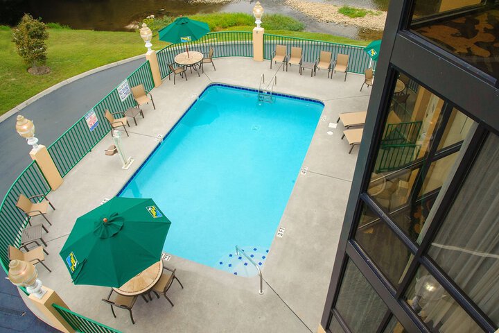Pool 12 of 91