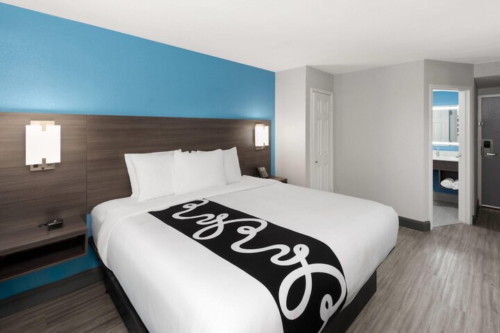 La Quinta Inn & Suites by Wyndham Houston Stafford Sugarland