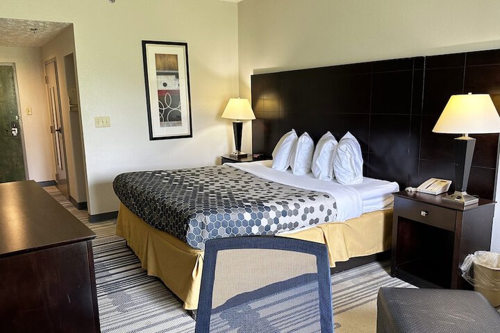 Room 12 of 30