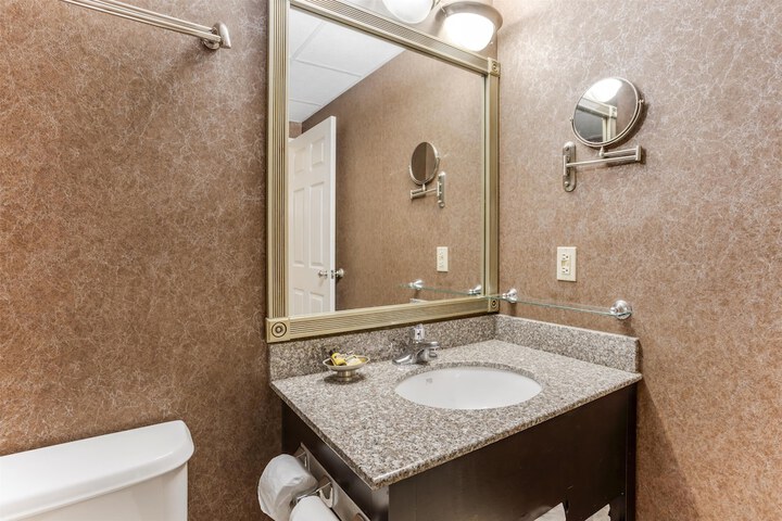 Best Western PLUS Morristown Inn-Florham Park
