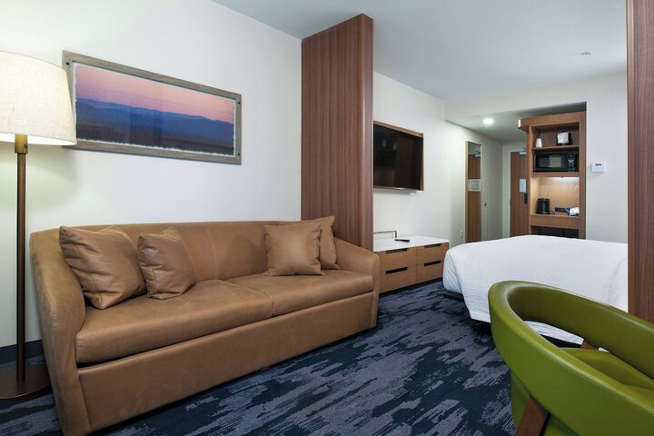 Room 5 of 19
